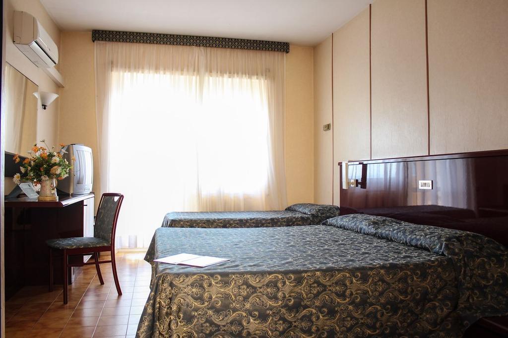 Grand Hotel Dei Cesari Dependance Anzio Eksteriør billede
